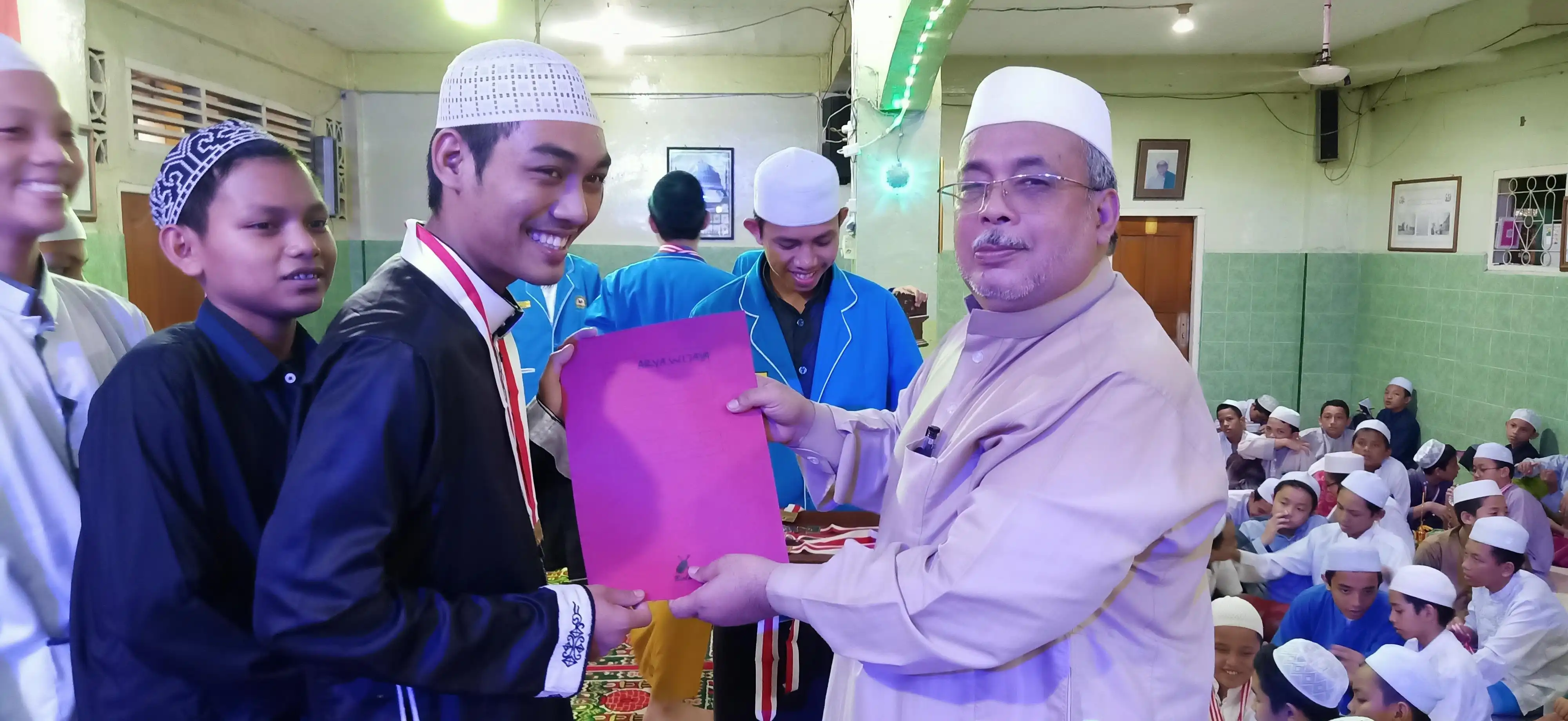 Pembagian Hadiah 174